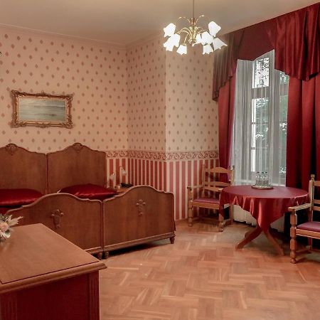Palac Baloszyce Суш Екстер'єр фото