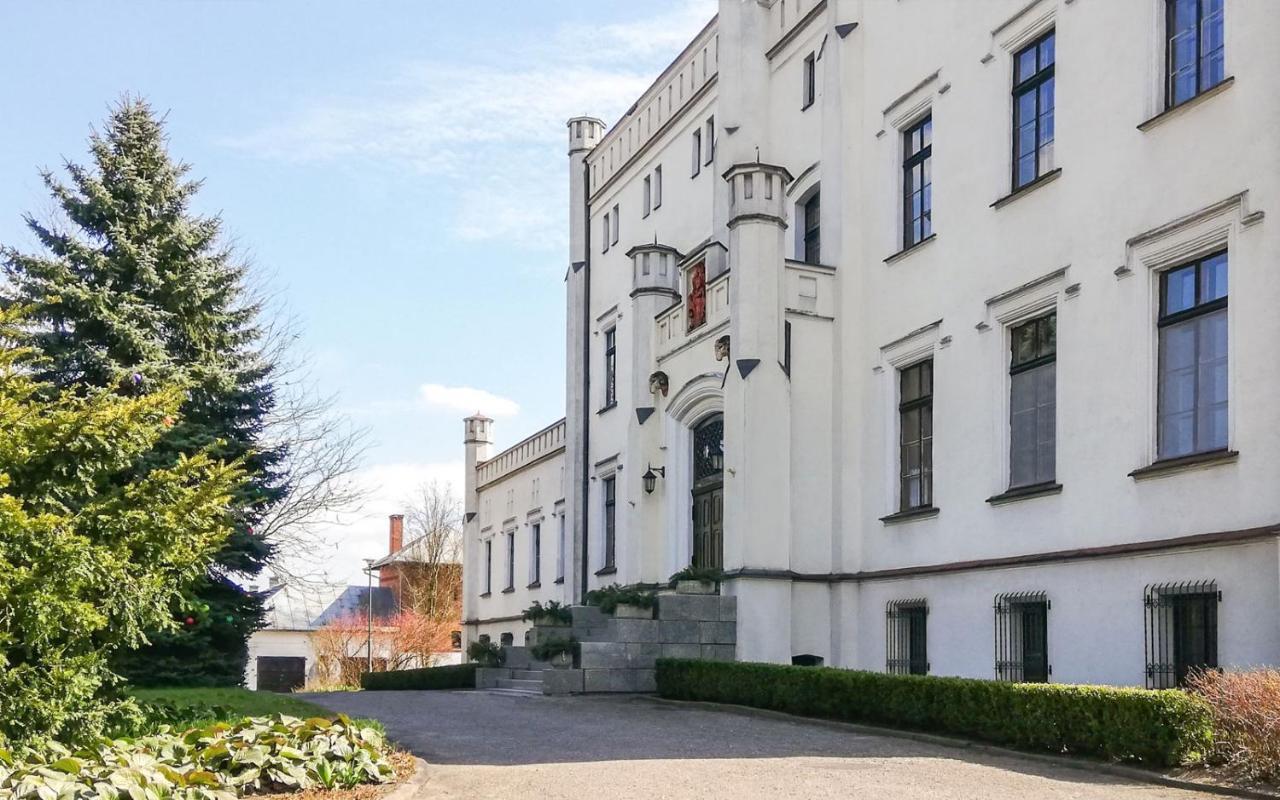 Palac Baloszyce Суш Екстер'єр фото