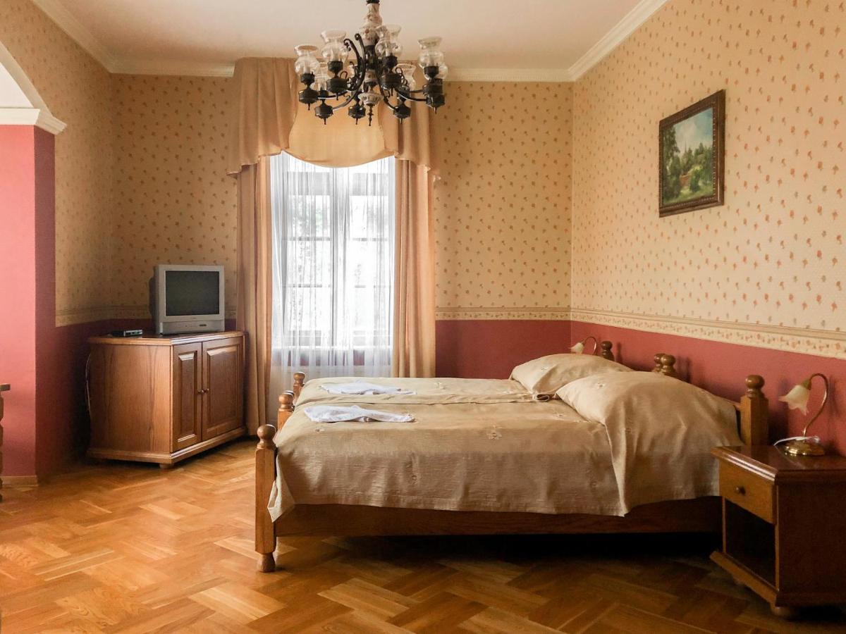 Palac Baloszyce Суш Екстер'єр фото